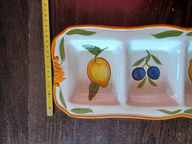 Antipastiera dipinta a mano.