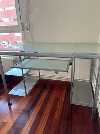 Escritorio de cristal