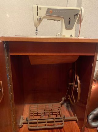 Maquina de coser singer