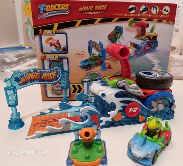 Superthings. Wave race