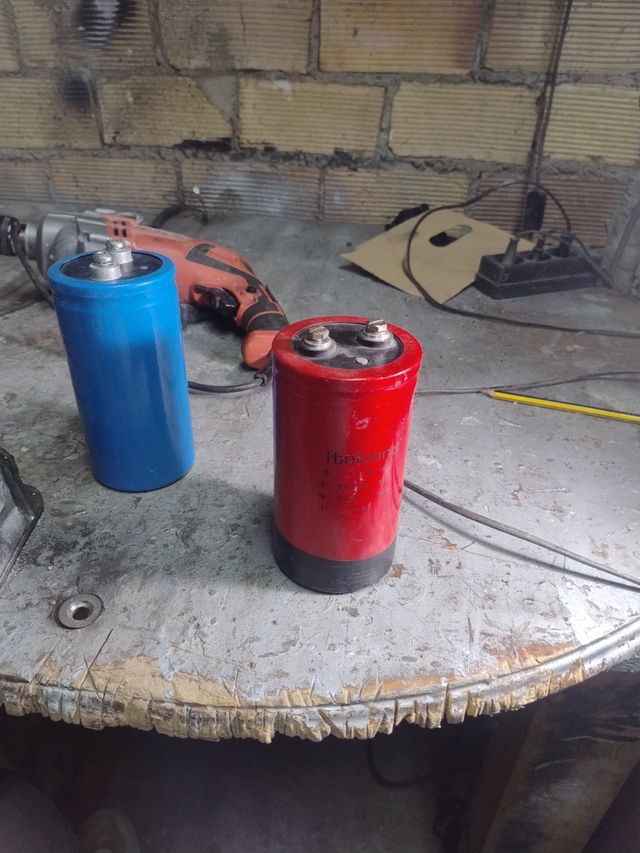 Condensador electrolítico 10.000 uf-200