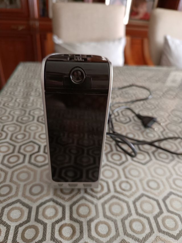 Reloj despertador radio y proyector