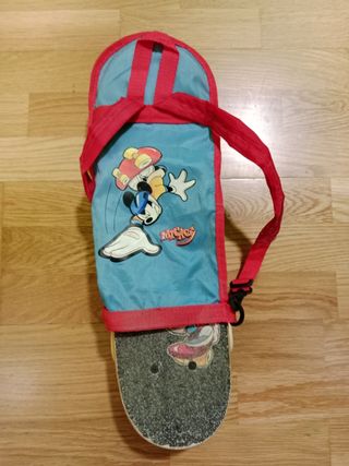 Monopatín Mickey Mouse