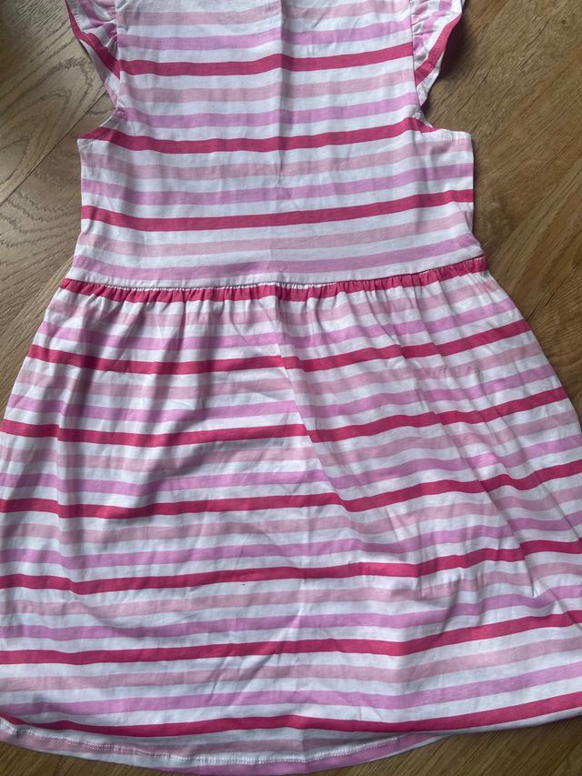 Vestido manga corta. H&M. Talla 6-8 años