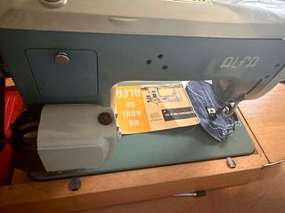 Maquina de coser Alfa Mod. 108