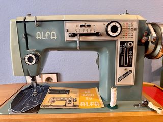 Maquina de coser Alfa Mod. 108