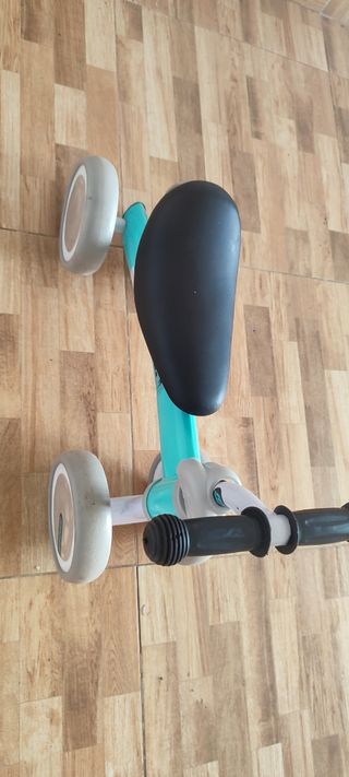 Bicicleta sin pedales 4 ruedas