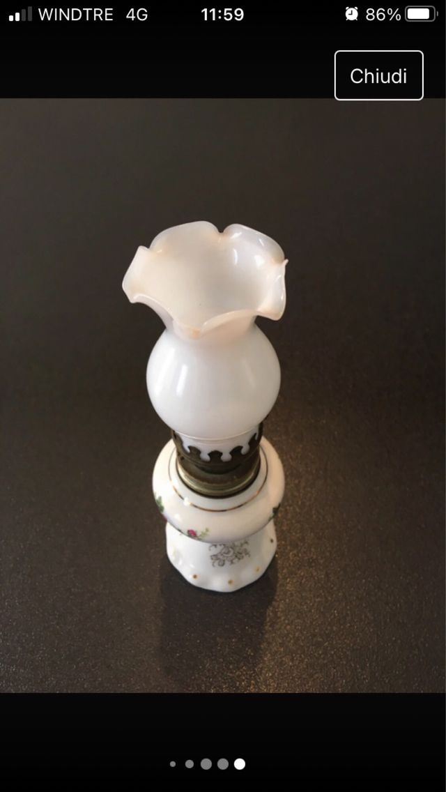 Piccola lampada a petrolio