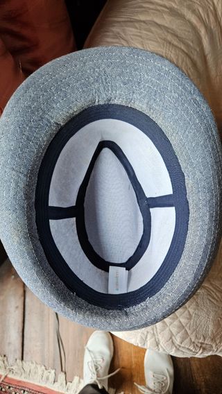 Dos sombreros de caballero