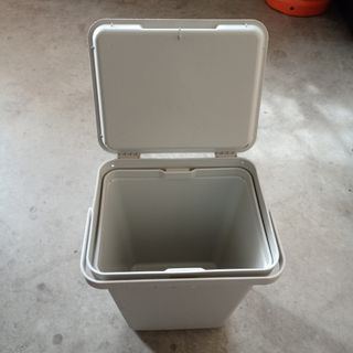 Papelera autocaravana