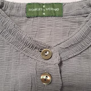 Camisa gris de Roberto Verino