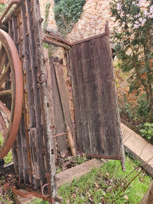 Carros y ruedas carro antiguas