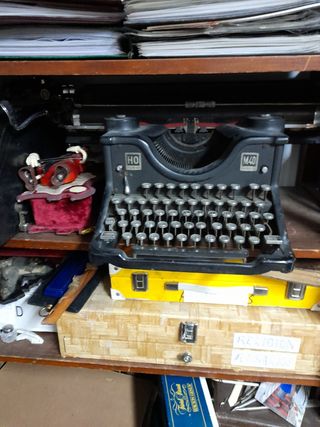 Máquina de escribir Hispano Olivetti M40