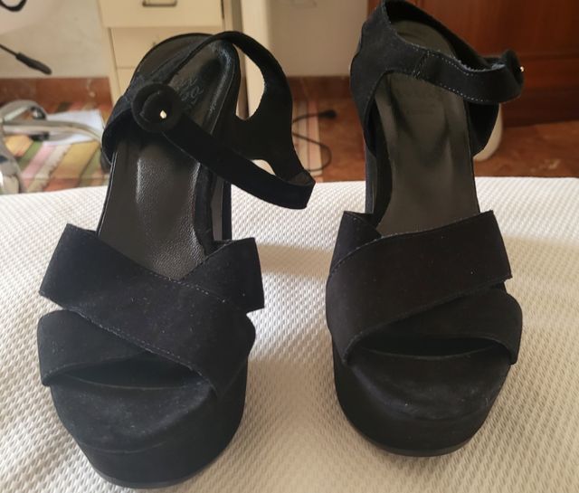 UN PASO MAS sandalias negras de ante 41