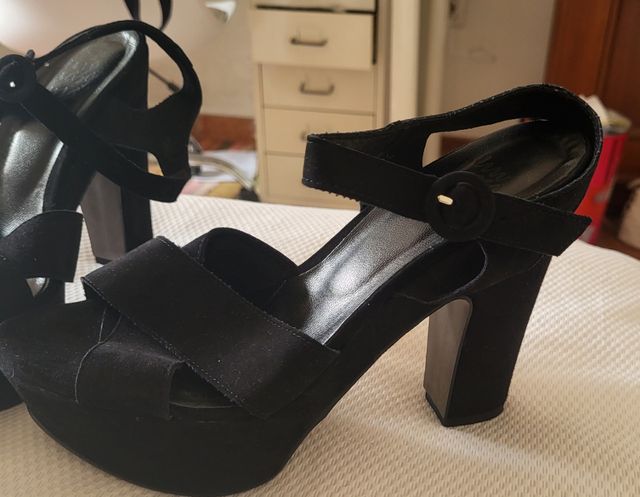 UN PASO MAS sandalias negras de ante 41