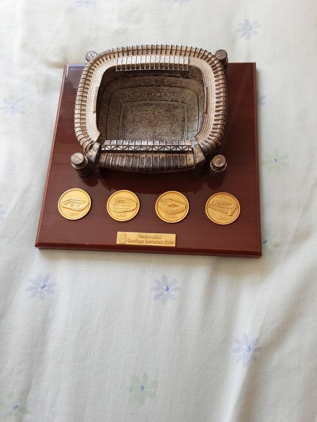 STADIO SANTIAGO BERNABEU ANNO 2004