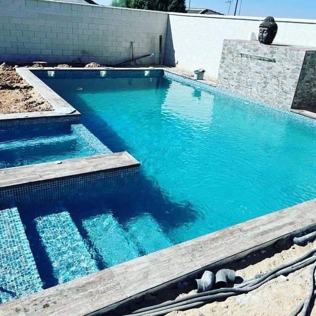 CONSTRUCCIÓN Y REHABILITACIÓN DE PISCINAS