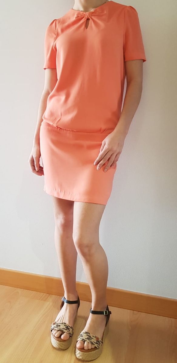 vestido corto de Massimo Dutti