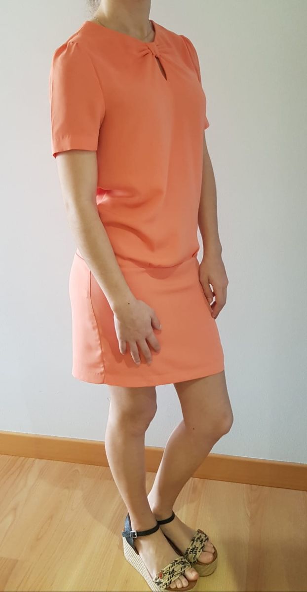 vestido corto de Massimo Dutti