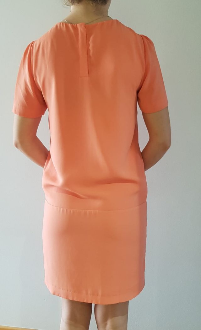 vestido corto de Massimo Dutti
