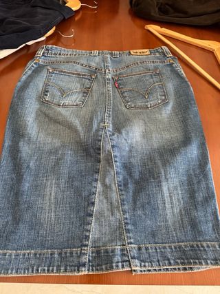Falda Levis