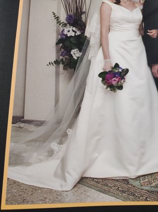 Vestido novia marca Rosa Clara y mantilla