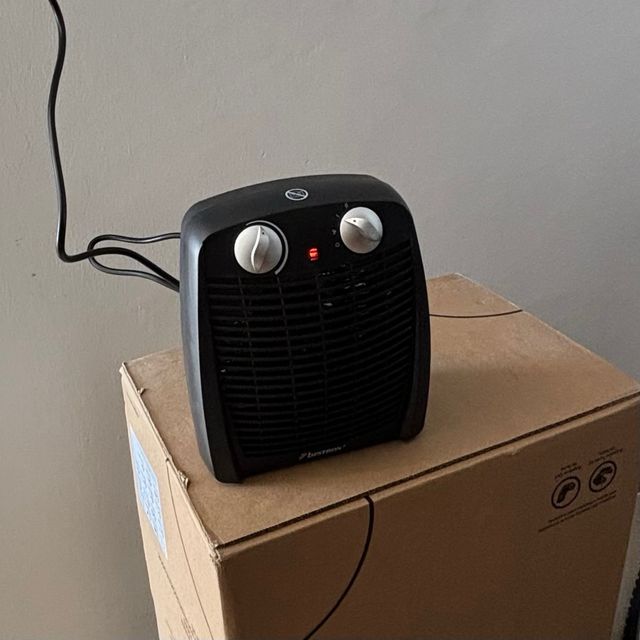 Calefactor Bestron, 1000/2000 Vatios, Negro