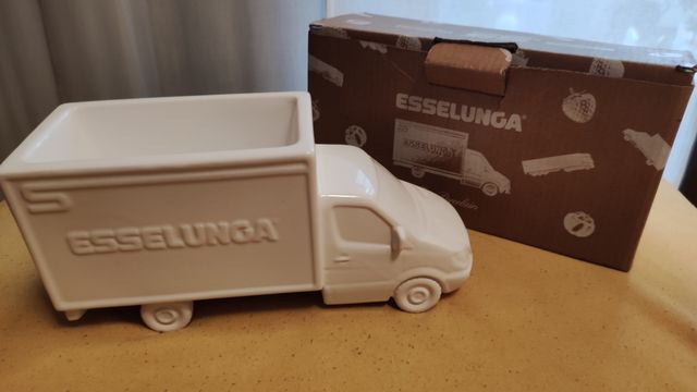 Camion Esselunga in ceramica