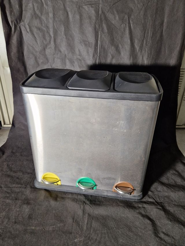 Cubo de basura triple reciclaje