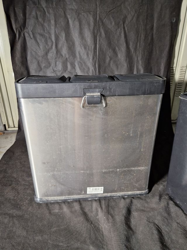 Cubo de basura triple reciclaje