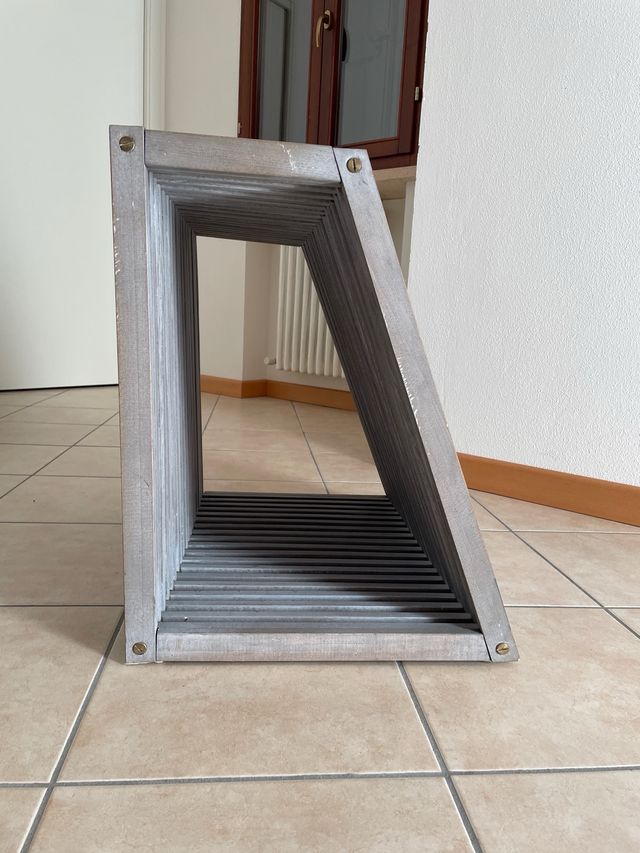 Side table a listelli in legno