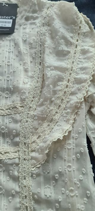 Blusa. Es una S grande