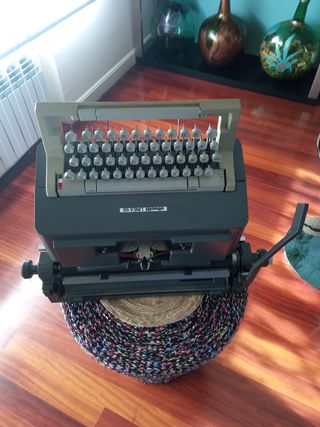 MAQUINA ESCRIBIR ANTIGUA