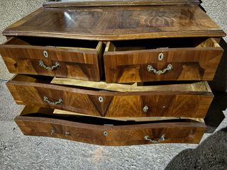 Coqueta con espejo antigua