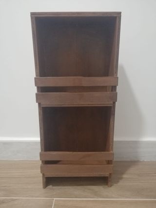 Especiero de madera. Hecho a mano