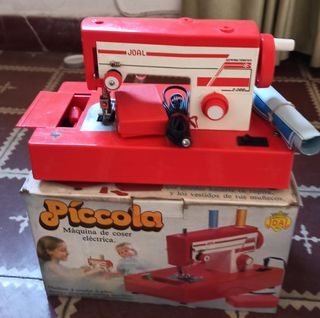 Píccola Máquina de coser de JOAL