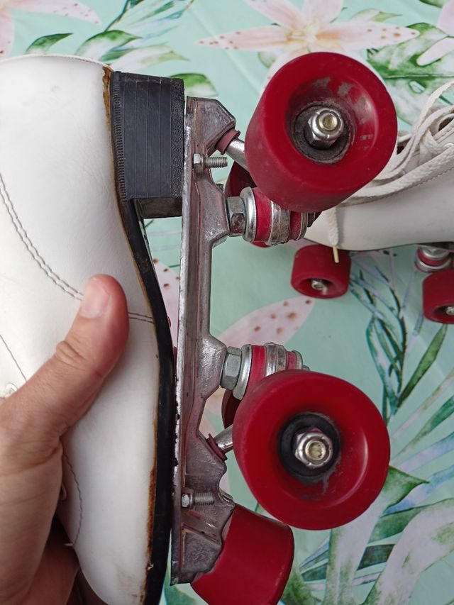 Patines de bota 4 ruedas blanco talla 35
