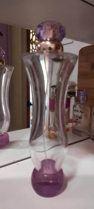 Bottiglie di profumo vuote