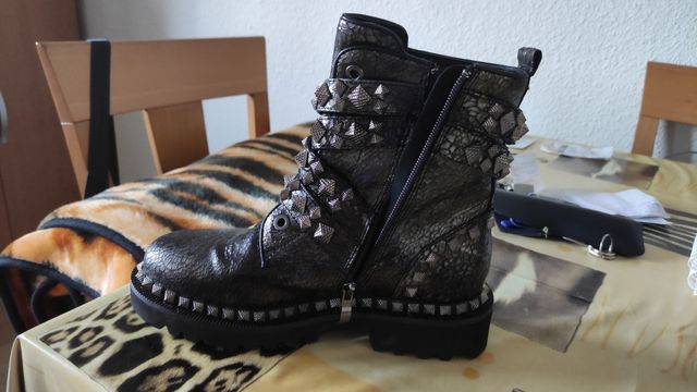 Botas