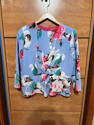 Conjunto blusa y falda 