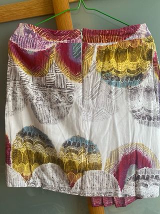 Minifalda blanca estampada