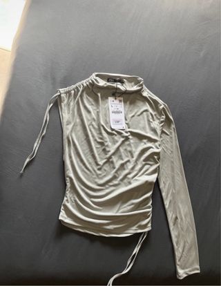 camiseta asimétrica