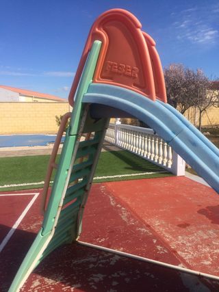 Tobogan infantil para piscinas Feber 2 metros
