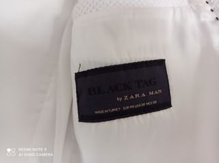 TRAJE AMERICANA BLANCA Zara. De 50€ a 45€