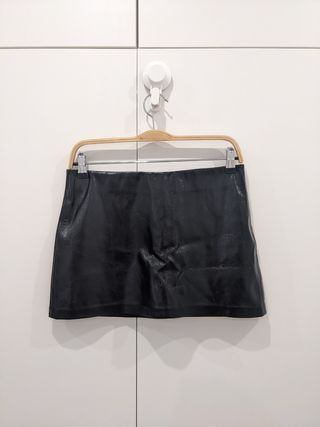 Falda negra Zara
