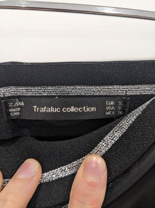Falda negra Zara