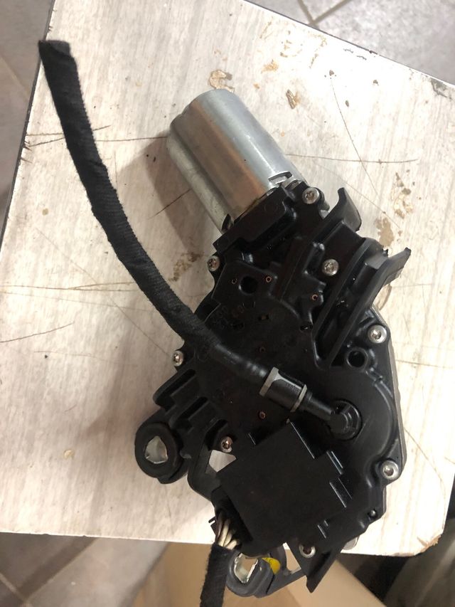 Motor del limpia parabrisas trasero golf 5