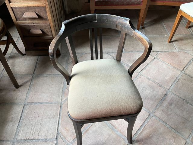 Cadeiras antigas