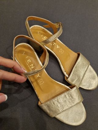 Sandalias Piel Doradas