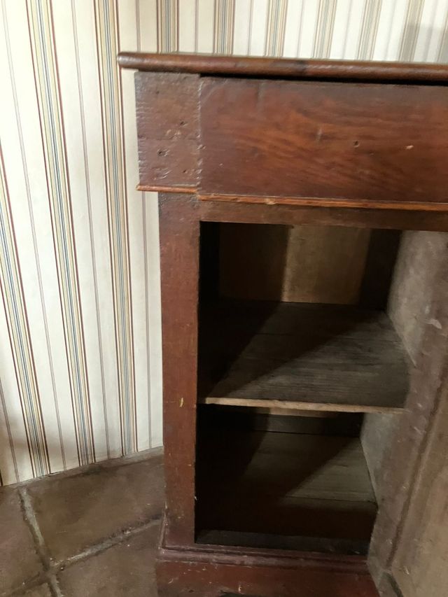 Mesas de cabeceira antigas